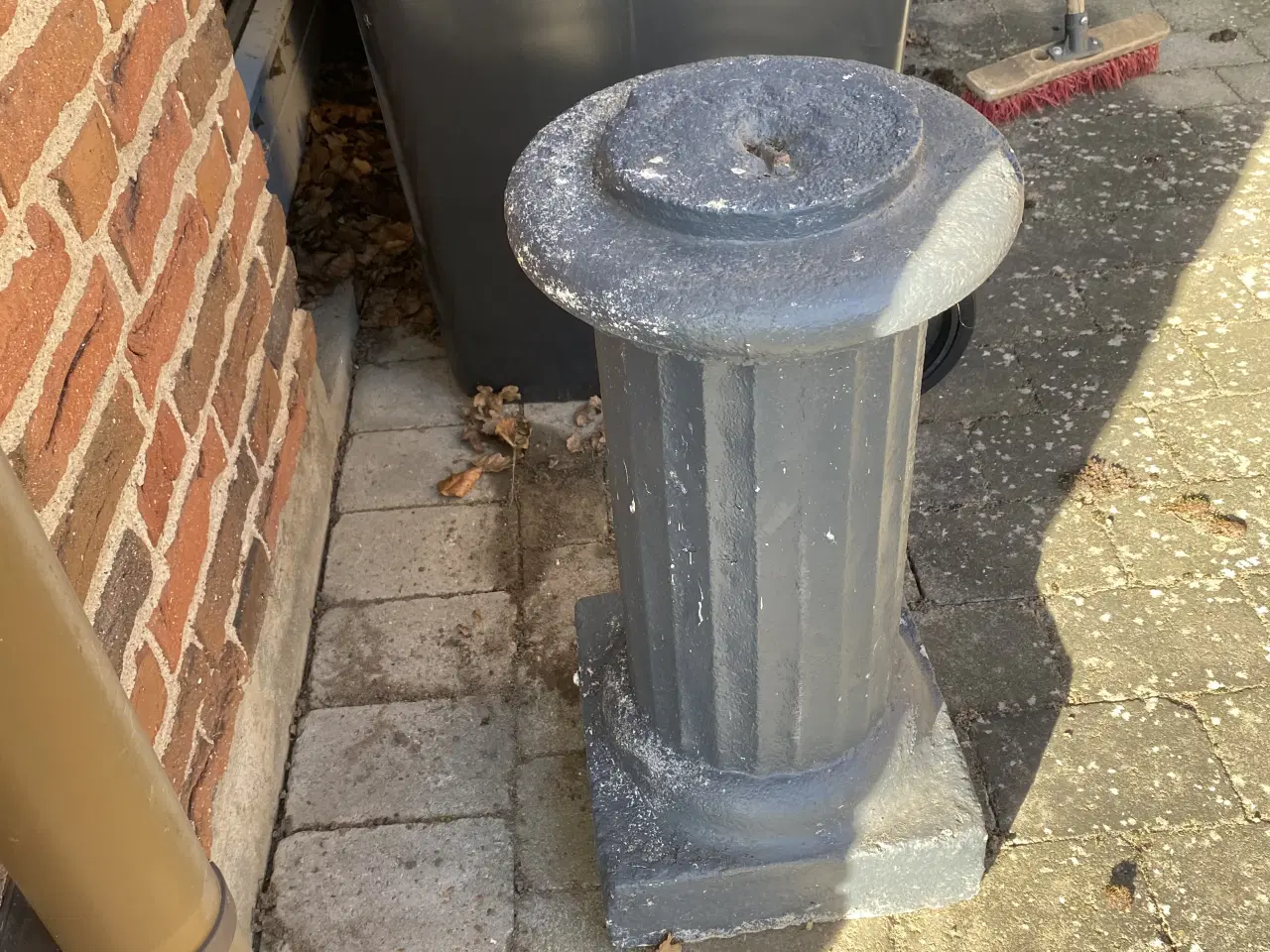 Billede 1 - Ælder sokkel til solur