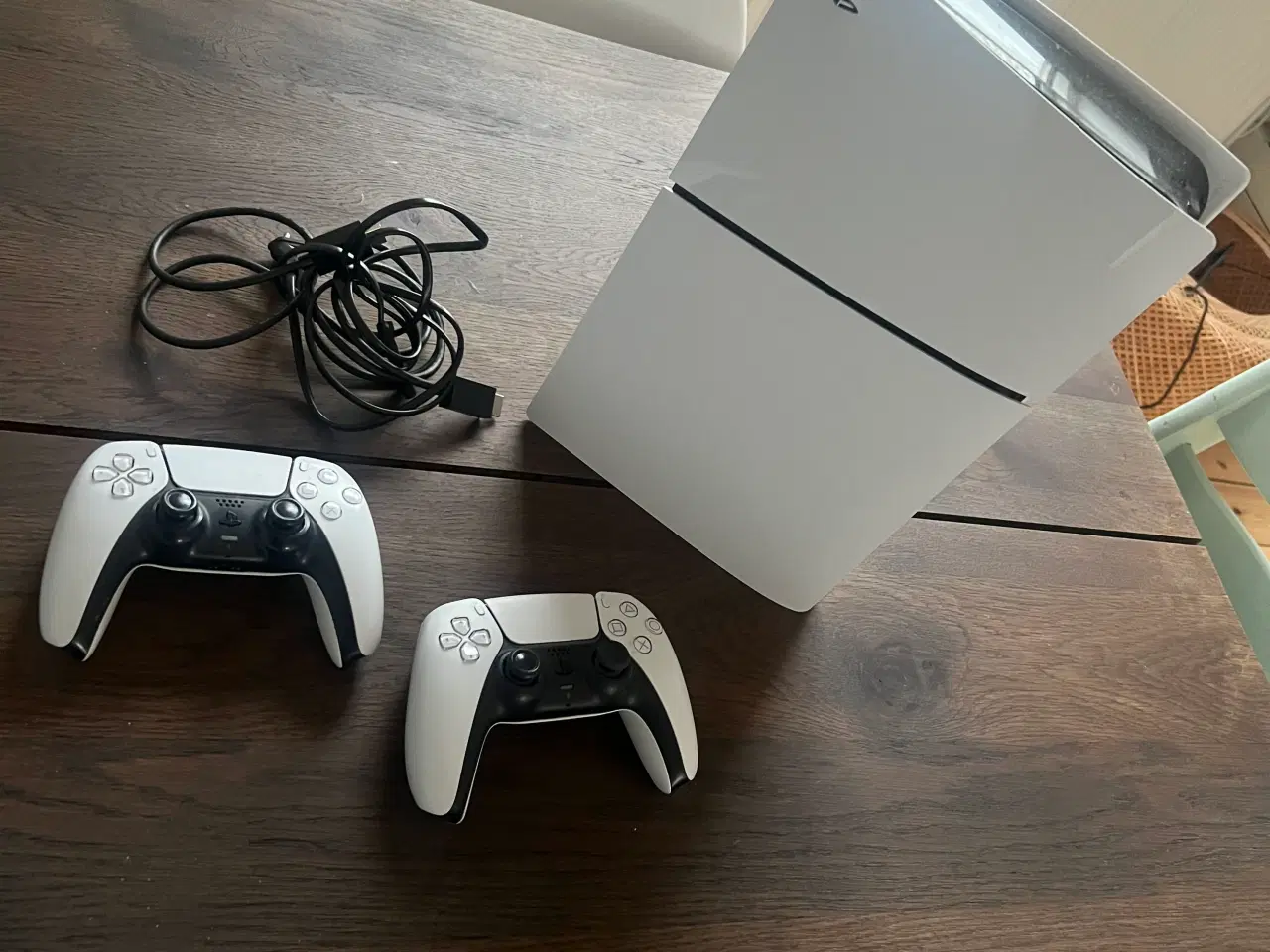 Billede 1 - PlayStation 5 Digital Edition – Som ny – 2 Control