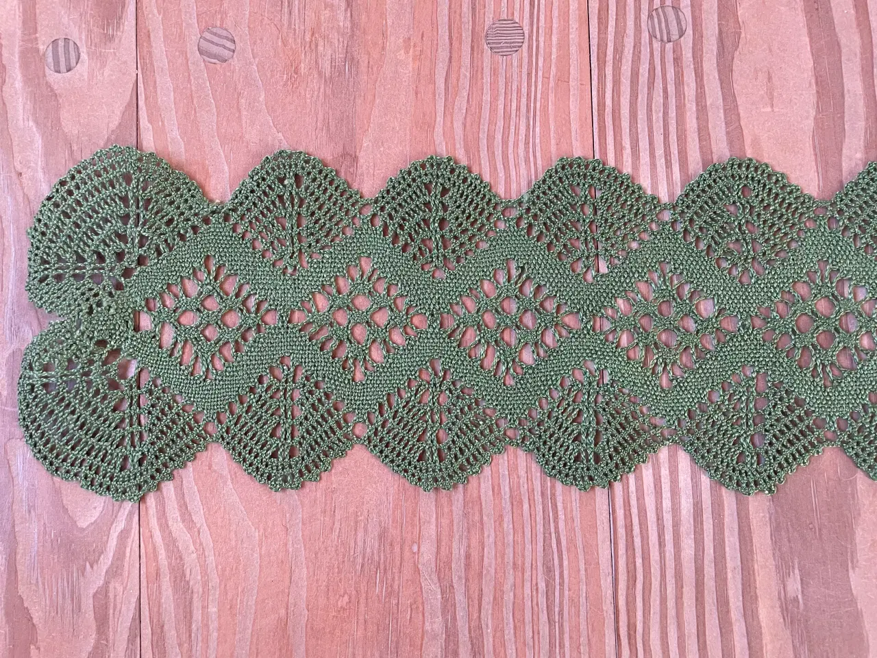 Billede 1 - Kniplet Bordløber eller Festremse