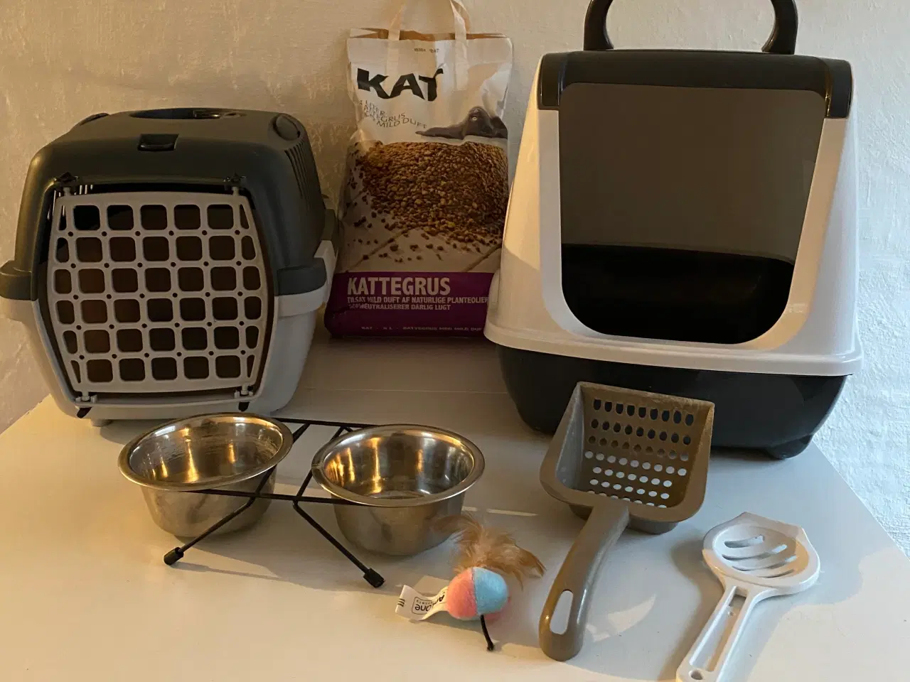 Billede 2 - Kattebakke og transportkasse