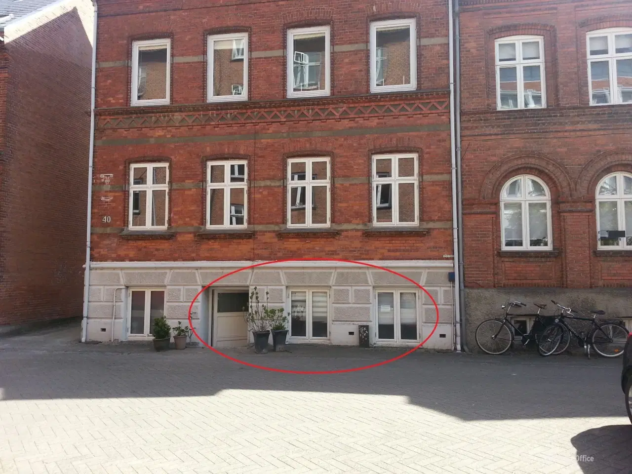 Billede 2 - Kontor. klinik eller vinbutik i charmerende Oluf Bagers Gade