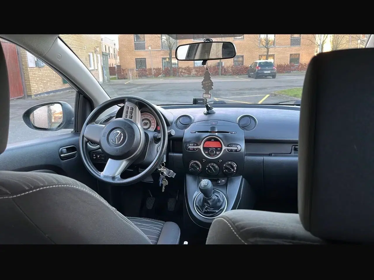 Billede 4 - Mazda2 Fra 10 ny Synes. Super flot stand. 