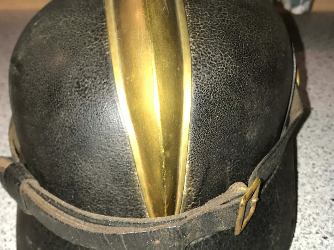 Billede 3 - Gamle brandhjelme fra ca. 1920