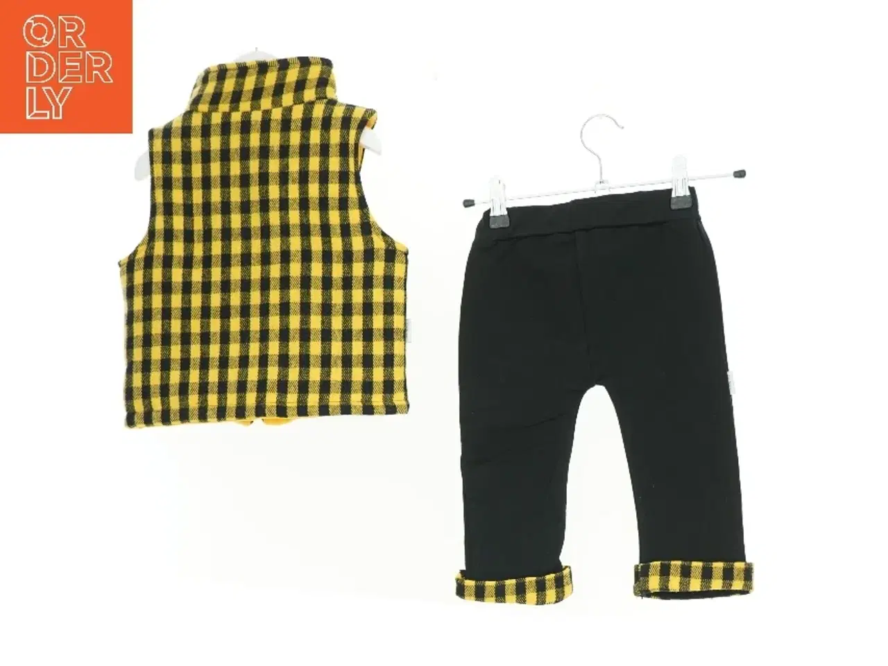 Billede 1 - Sæt børnetøj (str. 92 cm)