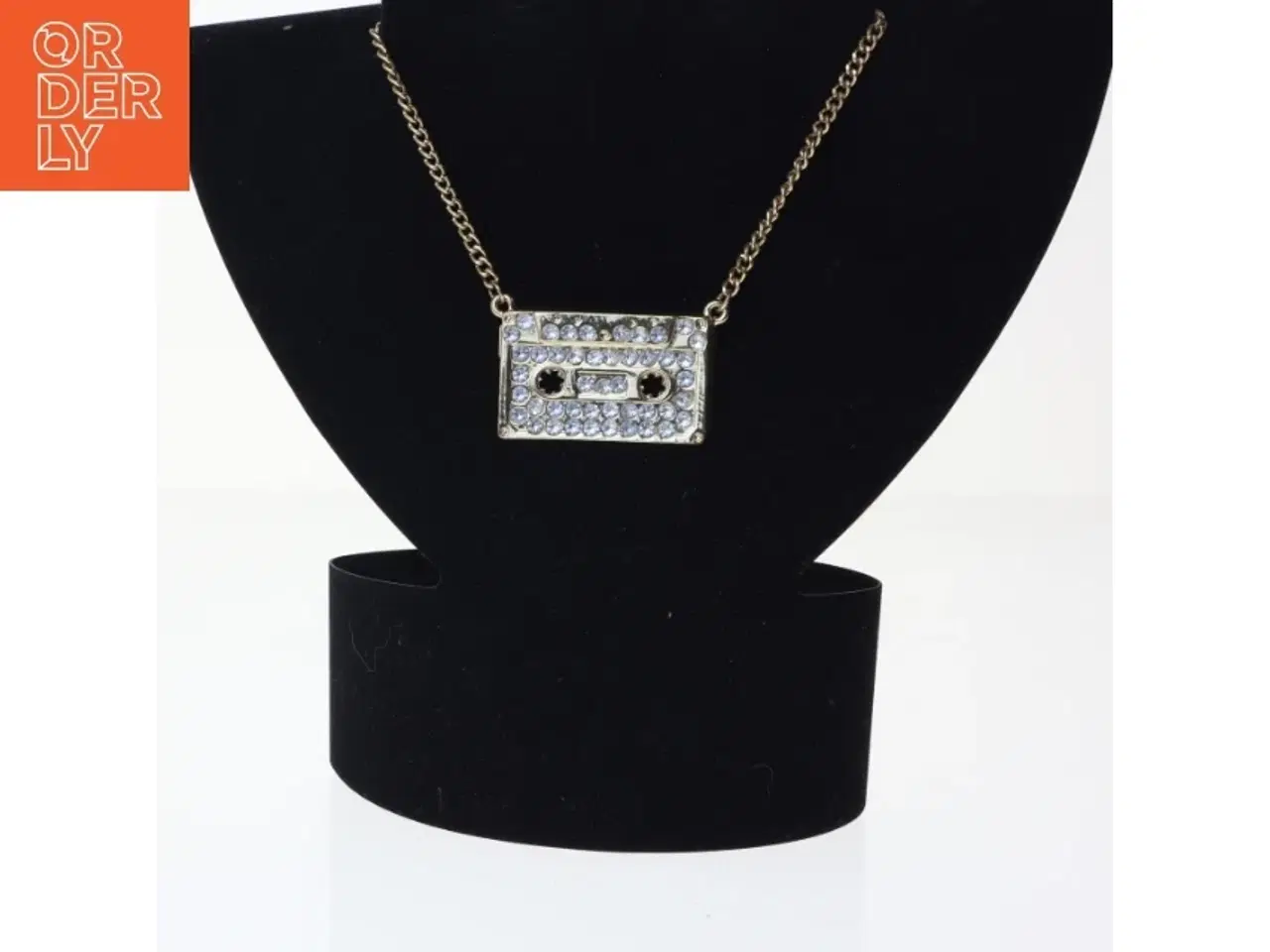 Billede 1 - Guldfarvet halskæde med kassettebånd vedhæng (str. 65 cm)