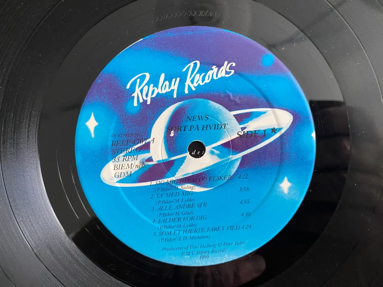 Billede 2 - LP. News ‎– Sort På Hvidt