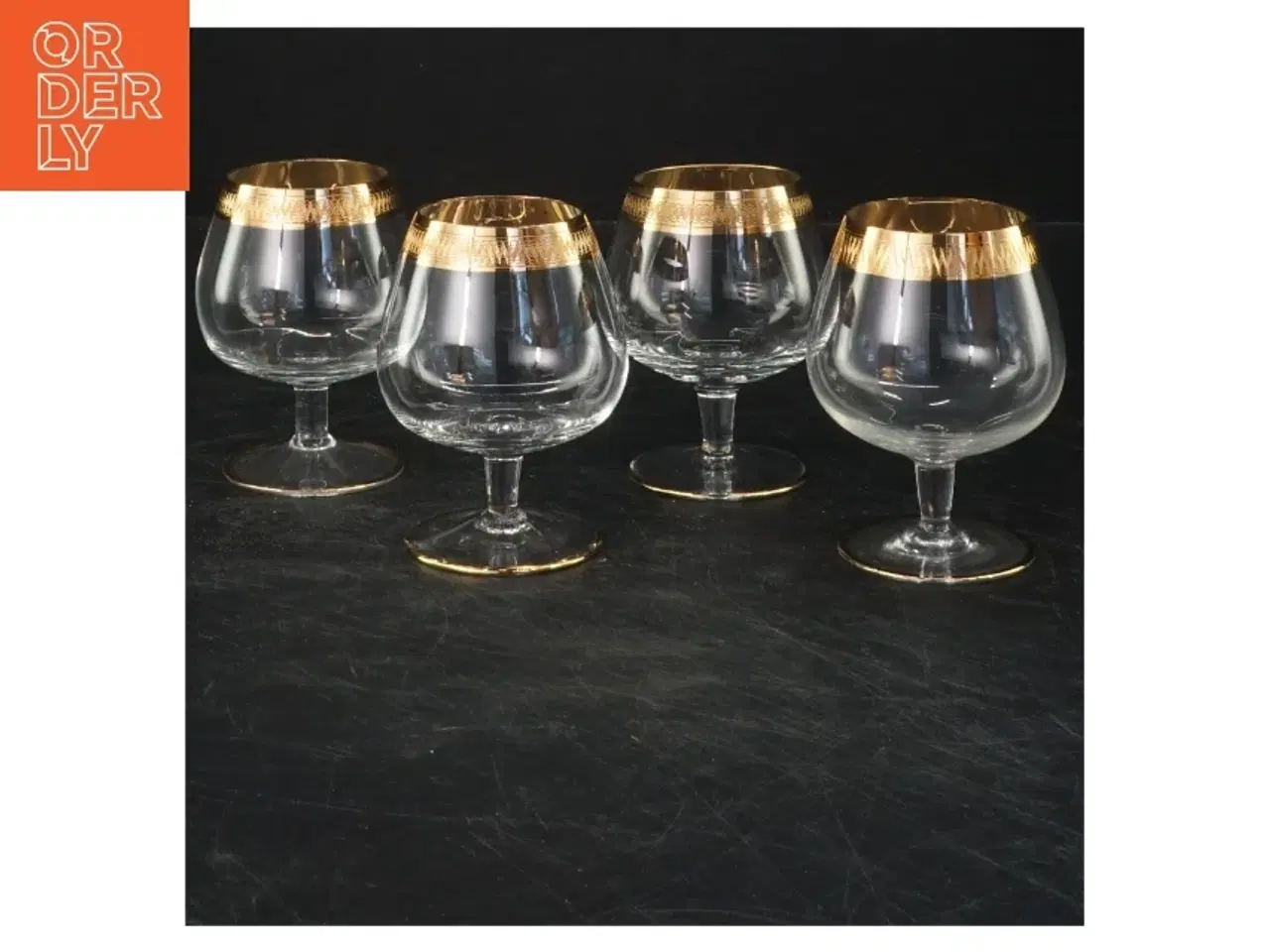 Billede 1 - Sæt med 4 cognacglas med guldkant (str. 4 styk. ø. 4,5 cm. længde. 8,5 cm)