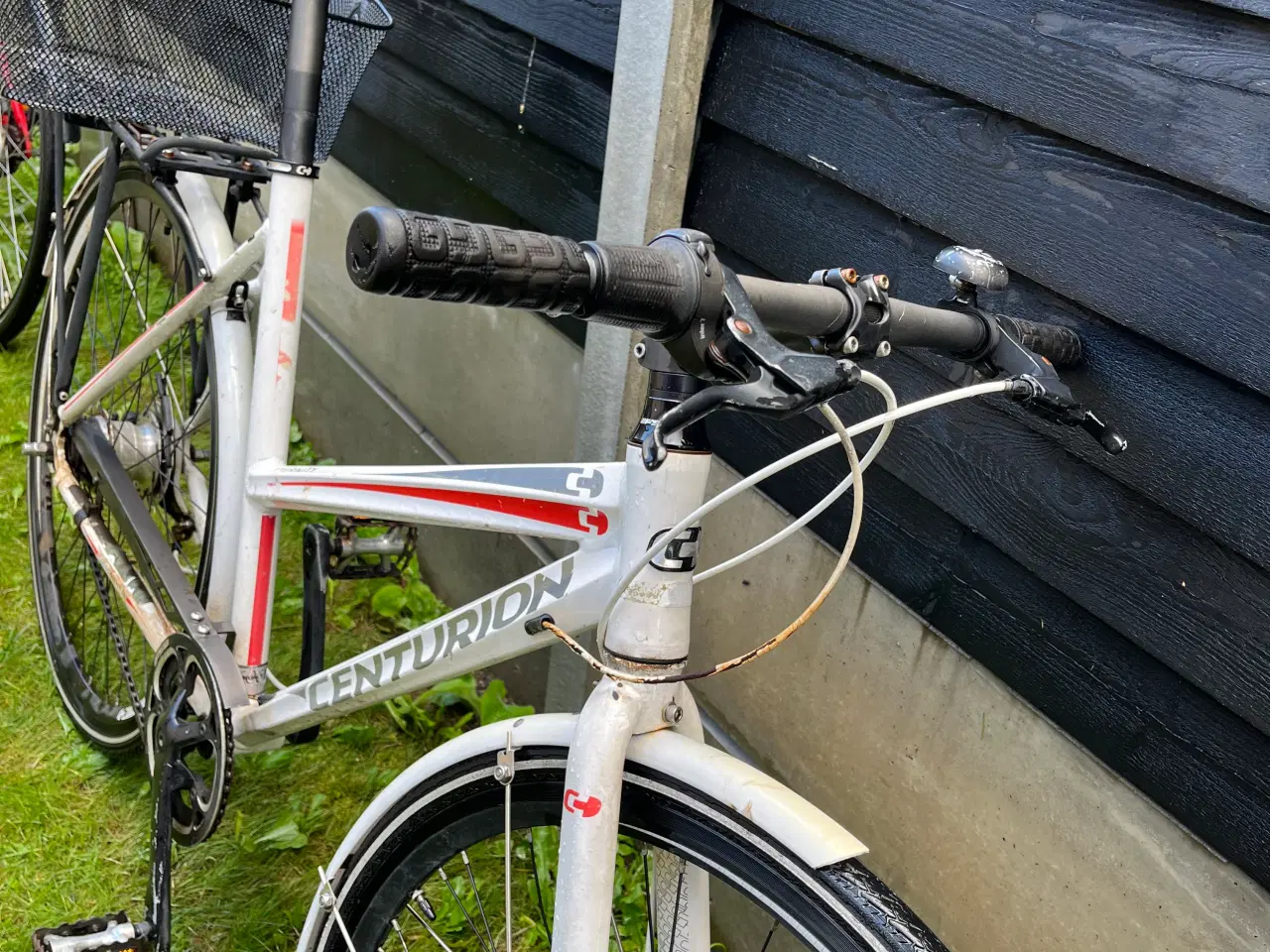 Billede 1 - Hvid dame i cykel str 52 