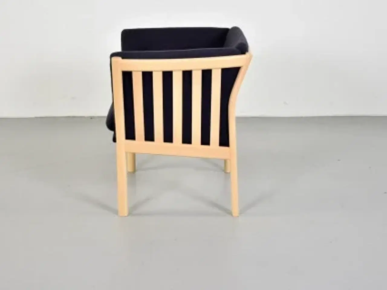 Billede 3 - Schou andersen stol og fodskammel, sælges som et sæt