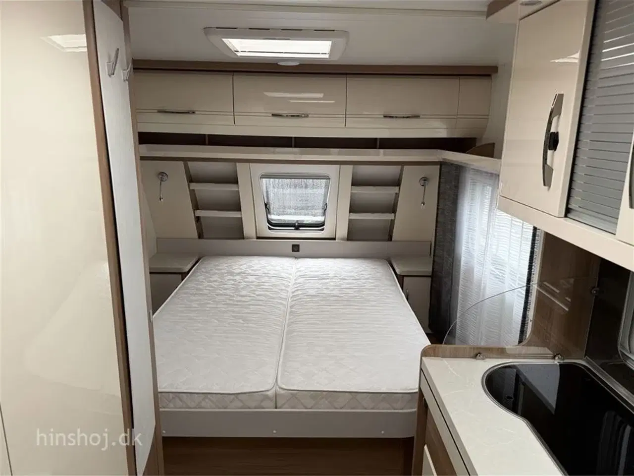 Billede 13 - 2022 - Hobby Excellent 540 UFF   Dejlig vogn med rundsidegruppe og fritstående dobbeltseng fra Hinshøj Caravan