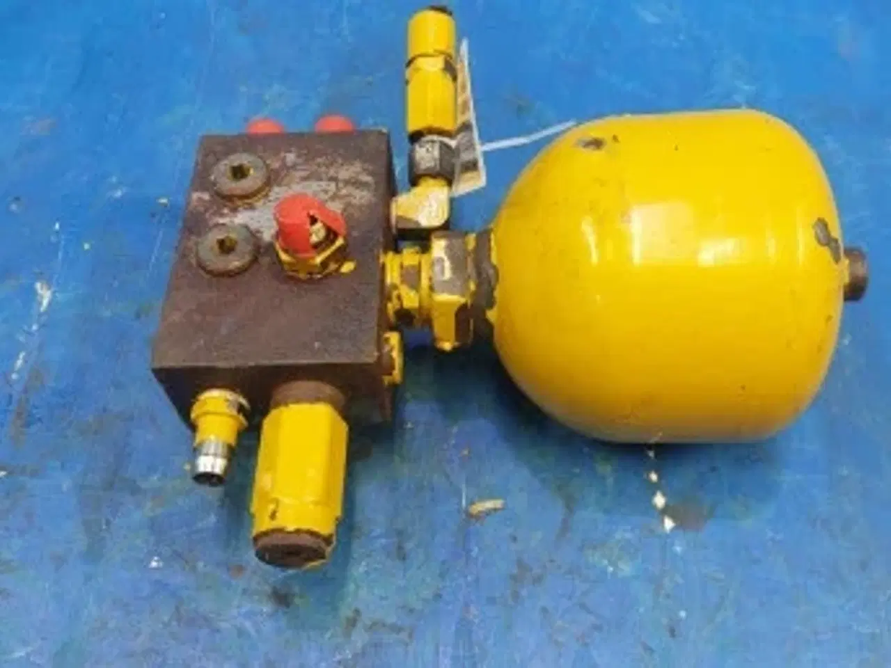 Billede 8 - Hydrema 906B Trykventil 243620