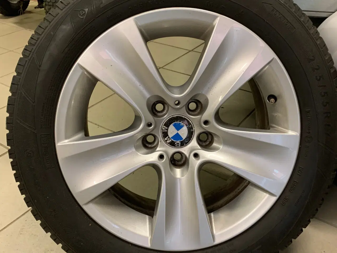 Billede 1 - originale BMW 520 F10 fælge med vinterdæk 