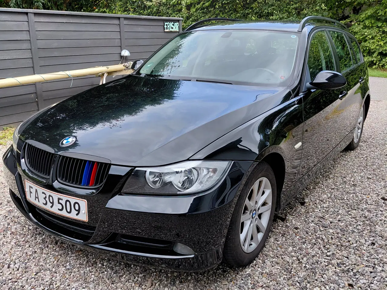 Billede 1 - pæn og velholdt ind som ude og meget velkørende