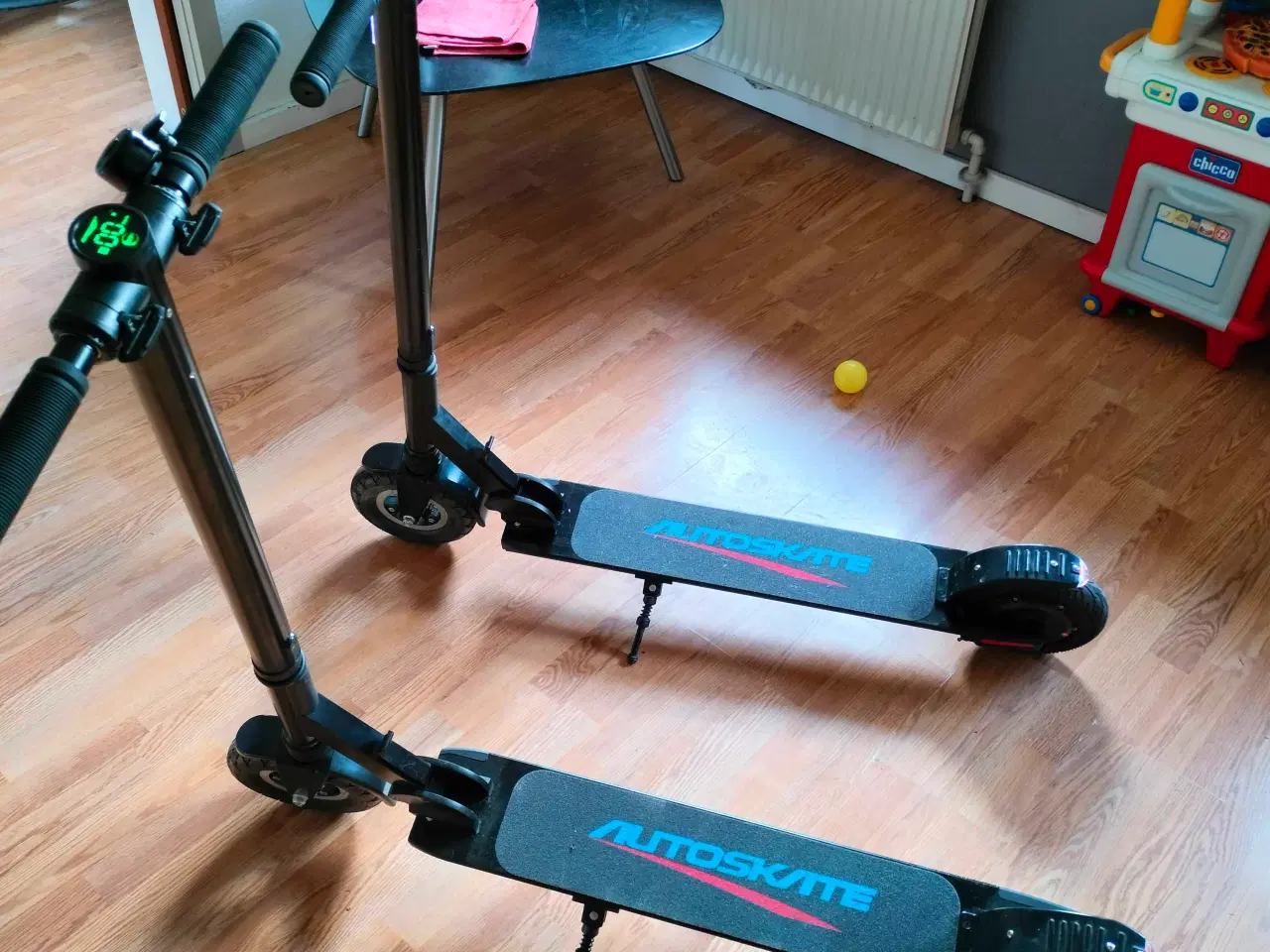 Billede 1 - Autoskate el.løbehjul 2 stk.