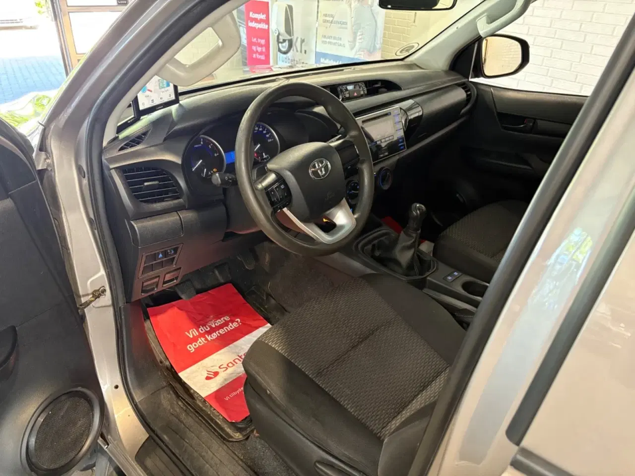 Billede 4 - Toyota HiLux 2,4 D-4D 150 T2 Db.Kab 4x4
