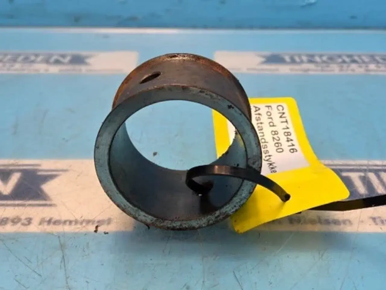 Billede 4 - Ford 8260 Afstandsstykke 5160345