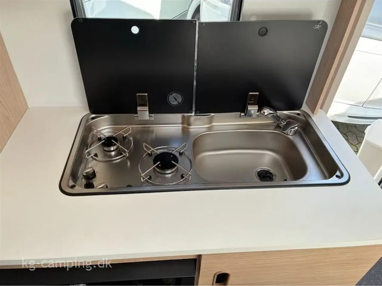 Billede 5 - 2026 - Adria Aviva 400 PS   Super Rejsevogn med lav vægt og dobbelt seng