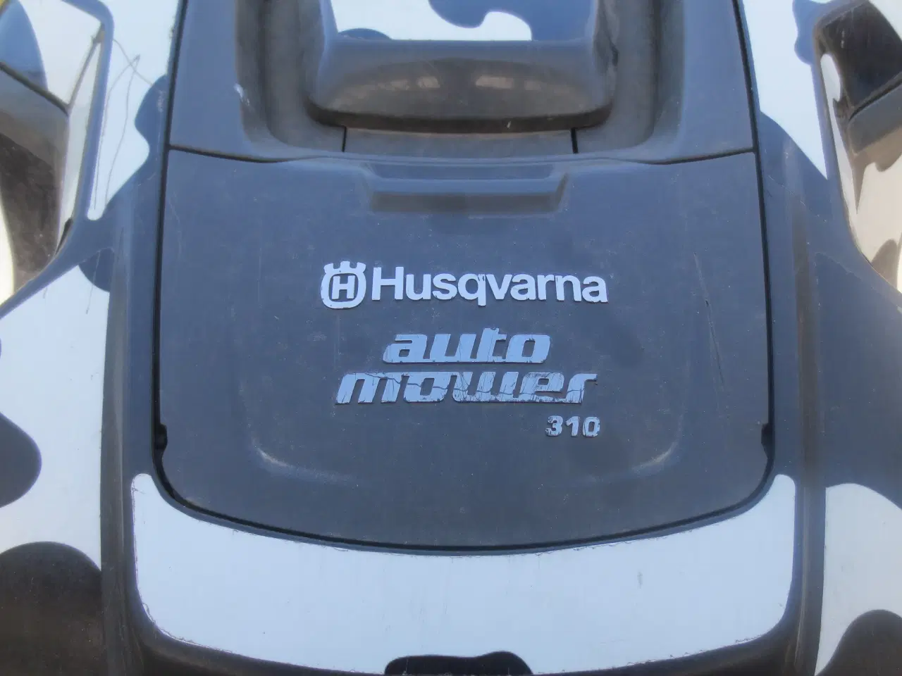 Billede 3 - 1 stk Husqvarna 310 Auto Mower  Robotklipper årg 2