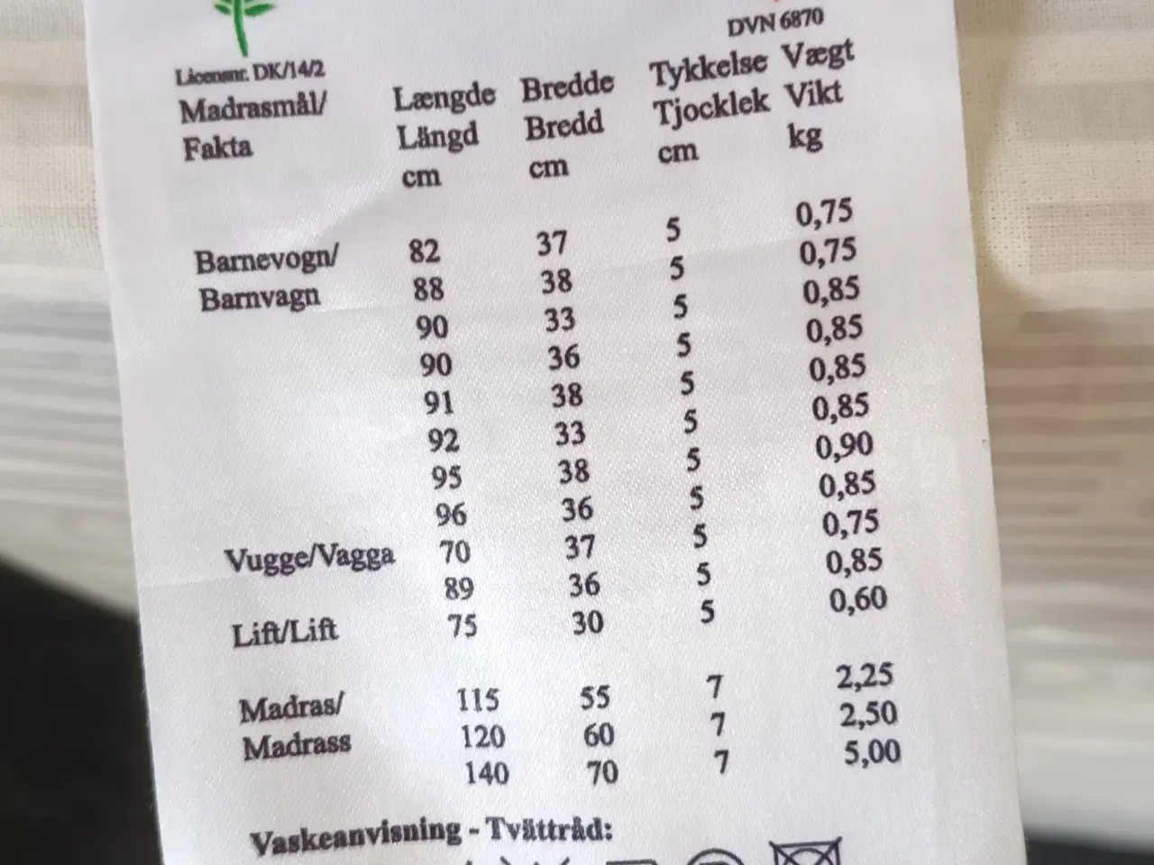 Billede 6 - Tremmeseng med Madras i god kvalitet.