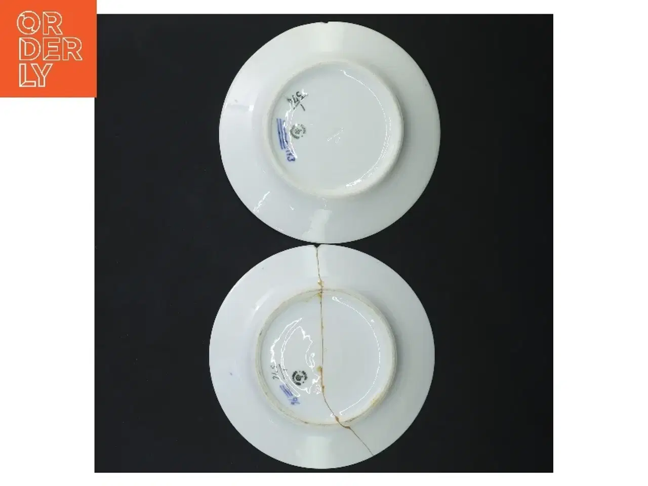 Billede 4 - Kongeligt porcelæn tallerkener, musselmalede, 2 stk. fra Royal Copenhagen (str. Ø 14 cm)