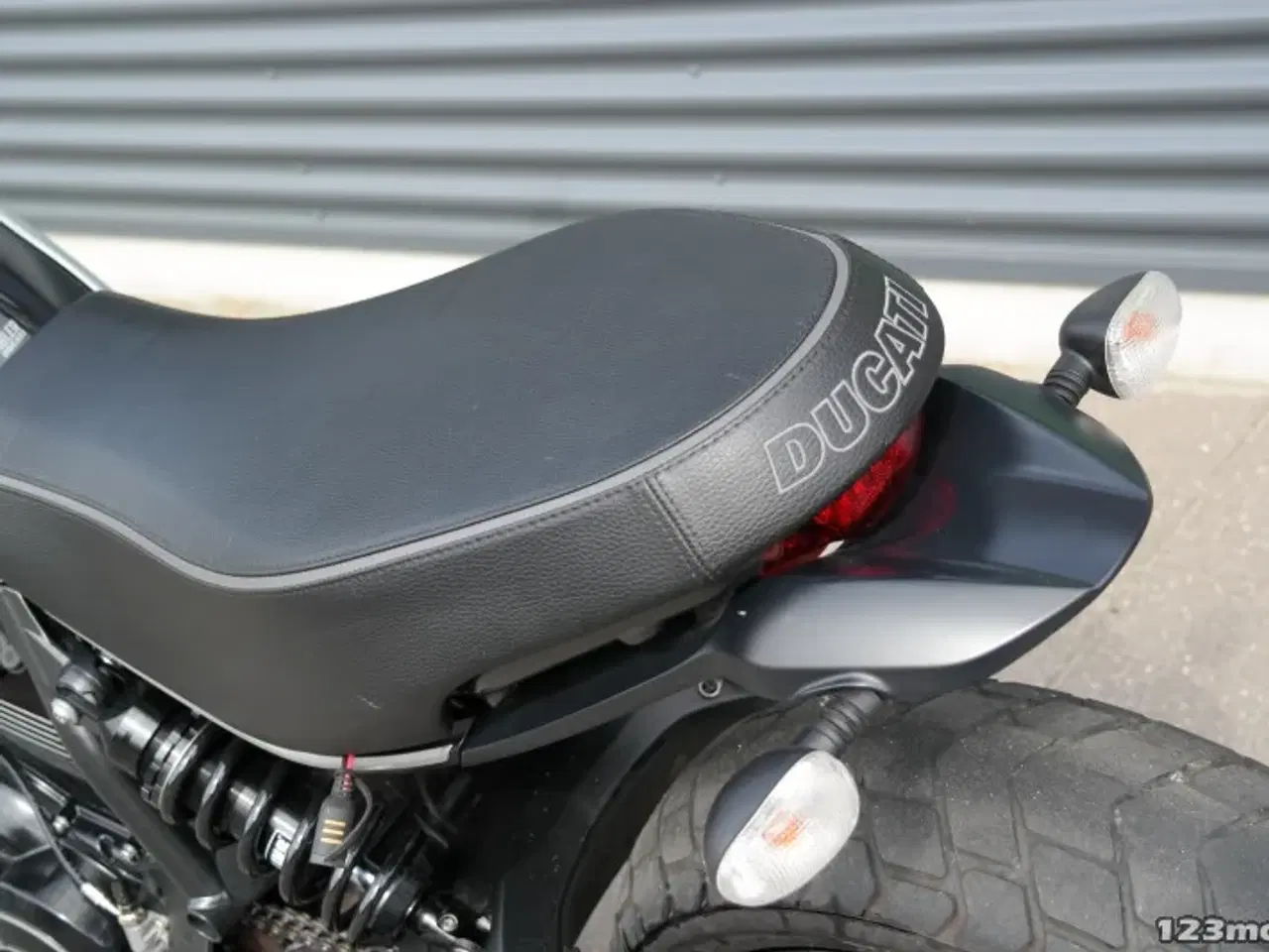 Billede 25 - Ducati Scrambler Icon Dark MC-SYD       BYTTER GERNE