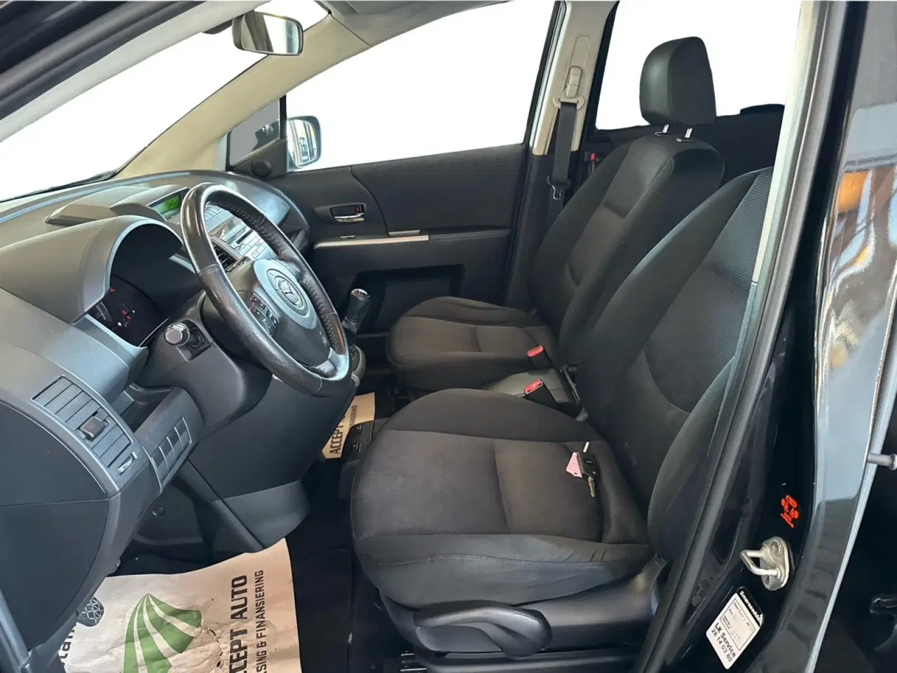 Billede 11 - Mazda 5 2,0 DE 143 Sport 7prs