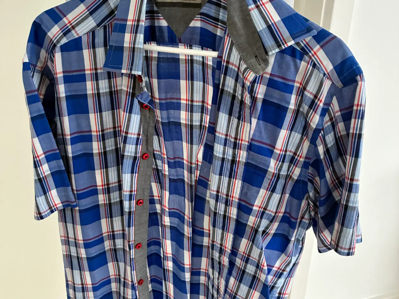 Billede 1 - Pæn ternet skjorte