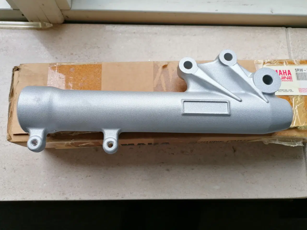 Billede 2 - Udvendig gaffelben til Yamaha Jog R. Ydre venstre 