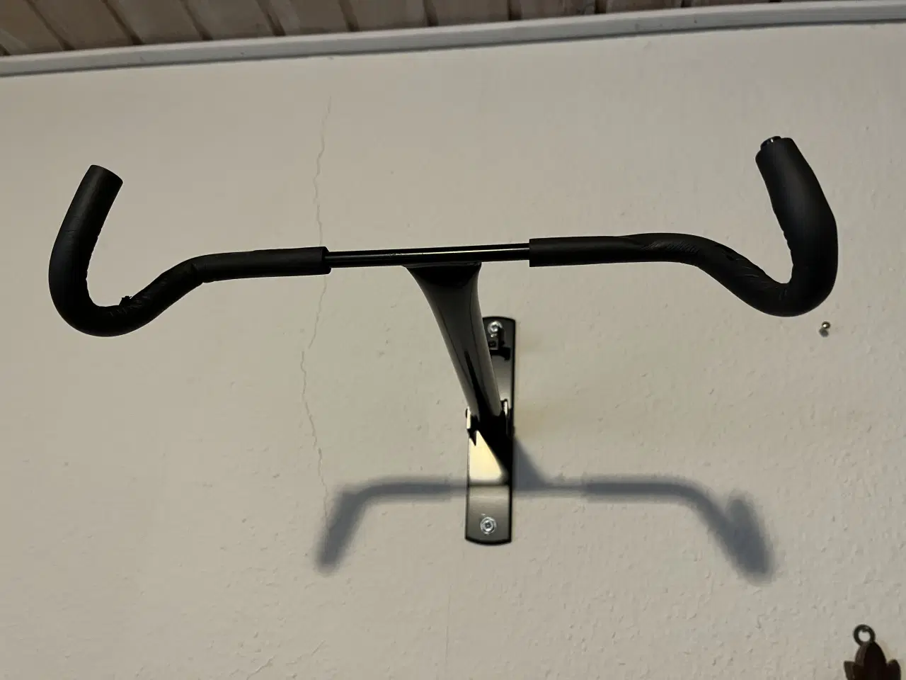Billede 1 - Cykelholder til væg.