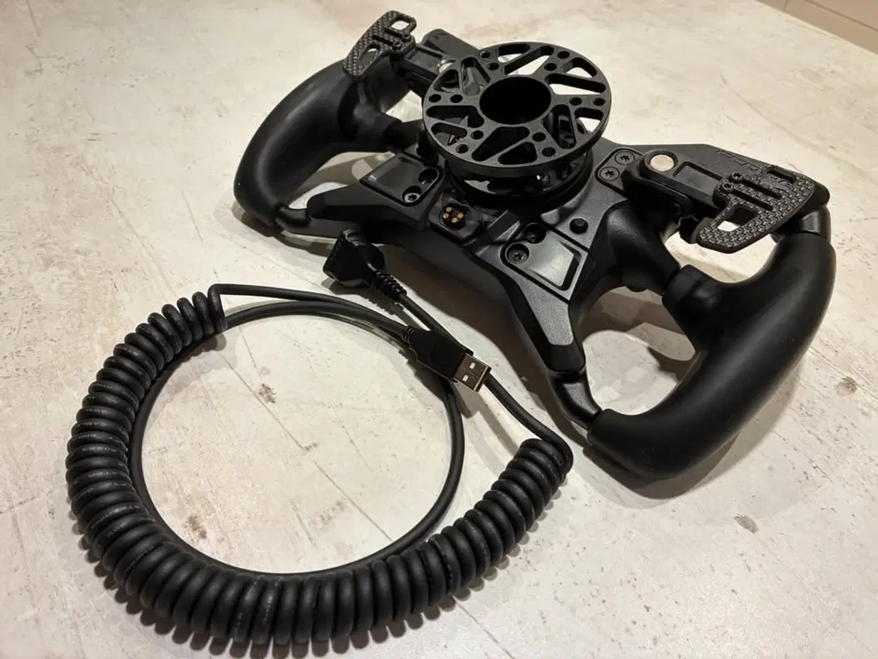 Billede 2 - Cube Controls F-Core – 2 paddles + HUB