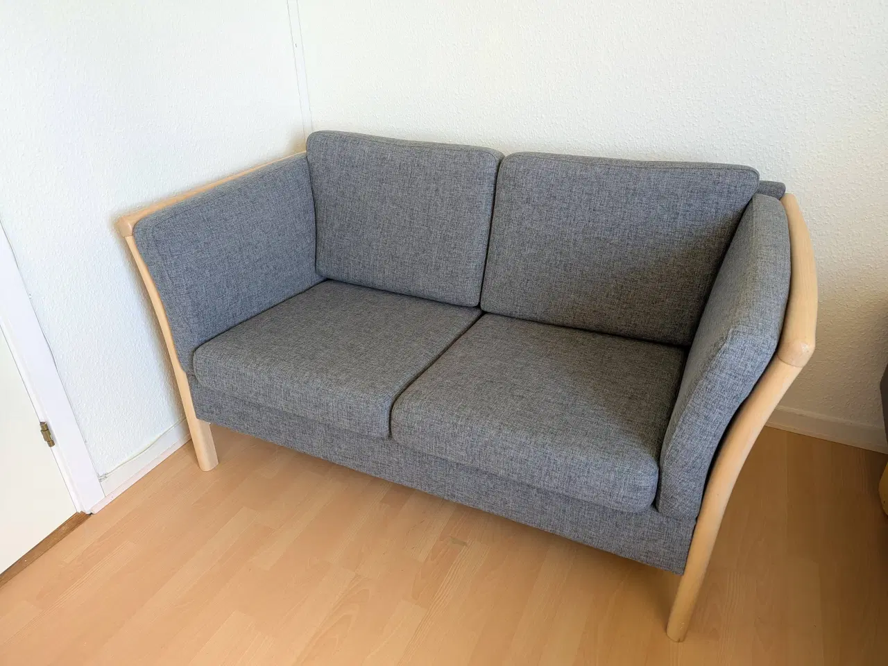 Billede 1 - 2 personers sofa i bøg m/stofbetræk