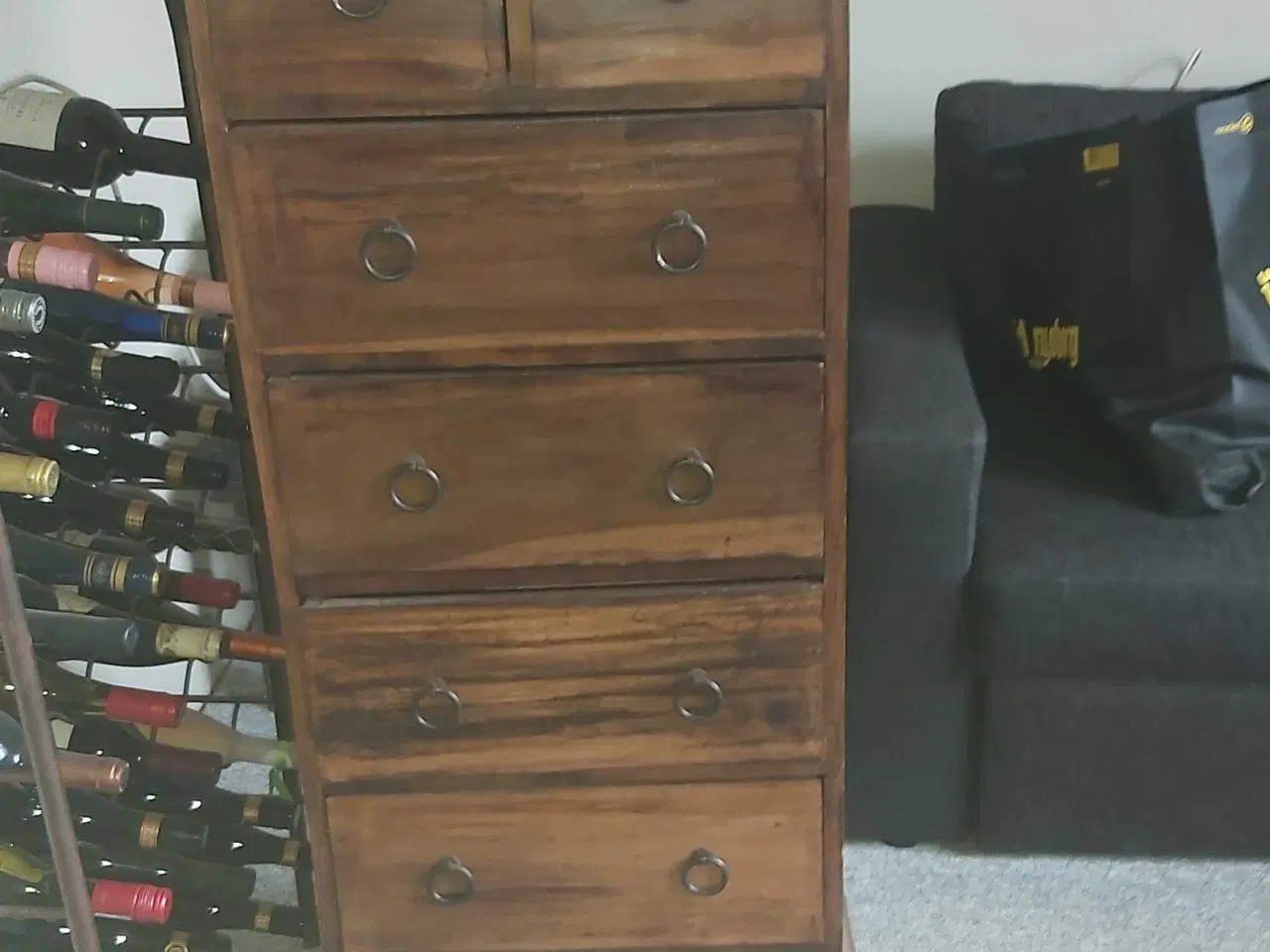 Billede 1 - Høj skab med skuffer