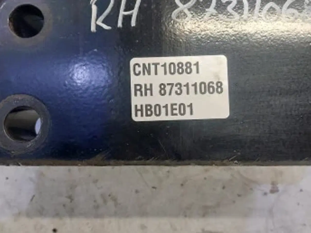 Billede 8 - New Holland T7 Højre motorvange 87311068