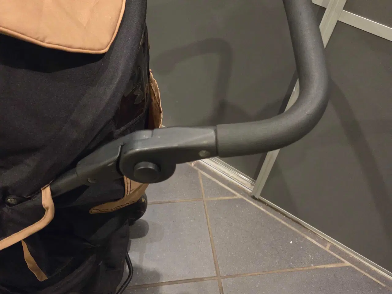 Billede 13 - Sælger mit Hauck Trio-sæt i sort med brune detalje