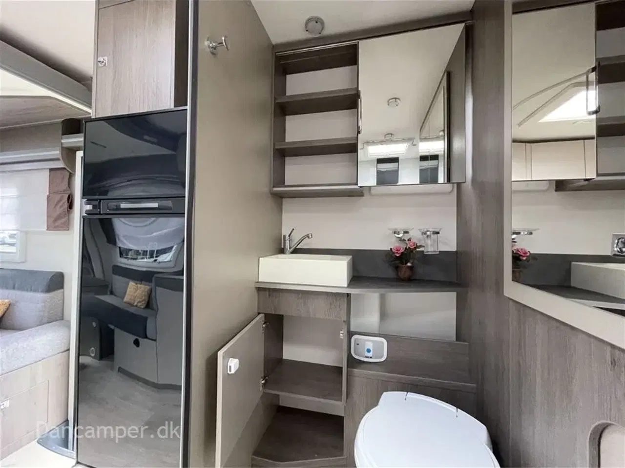 Billede 21 - 2020 - Chausson Titanium 640   Kommissionsbil. Lounge siddegruppe , Dobbeltseng, Populær model , 170Hk, 6-trins automatgear, solcelle, inverter 1500W