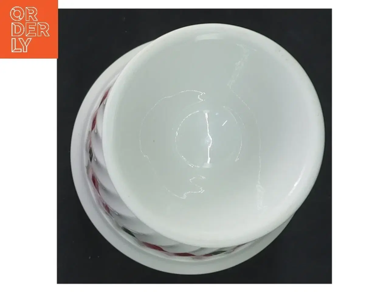 Billede 2 - Porcelænsæggebæger med rosenmotiv (str. 8,5x12 cm)