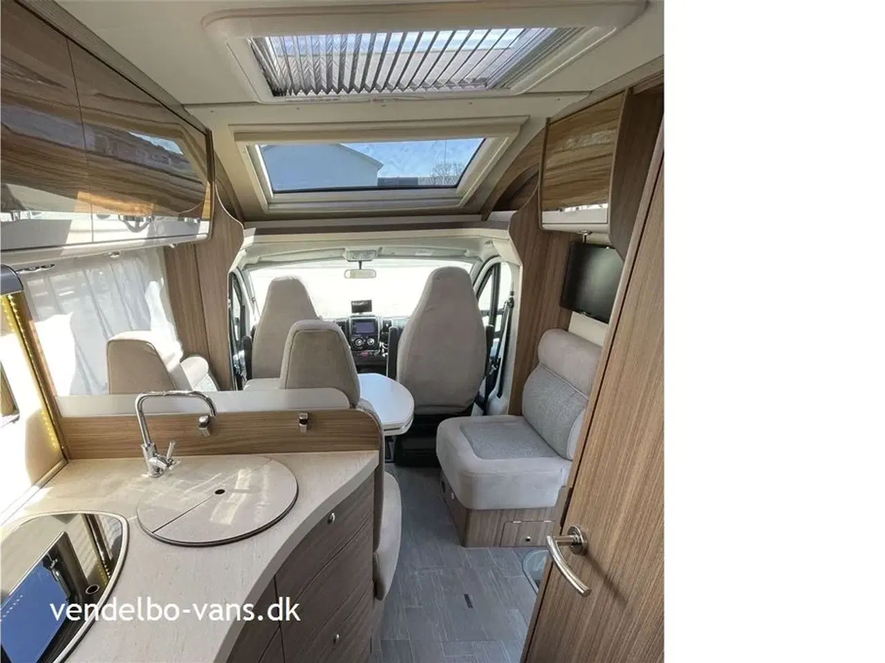 Billede 11 - 2017 - Euramobil Profila PT 695 EB   Enkeltsenge og stor garage - Automatgear - 150 HK
