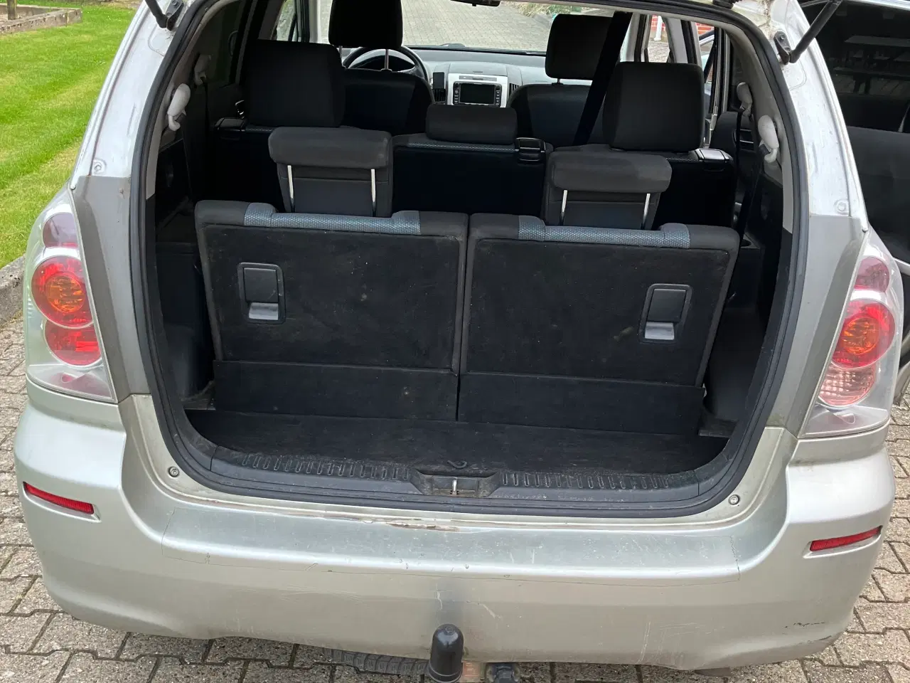 Billede 7 - Toyota Corolla  7 personer 