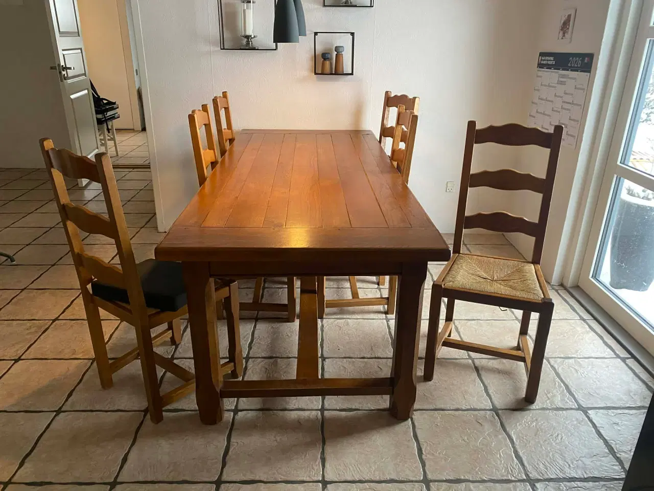 Billede 3 - Spisebord med stole