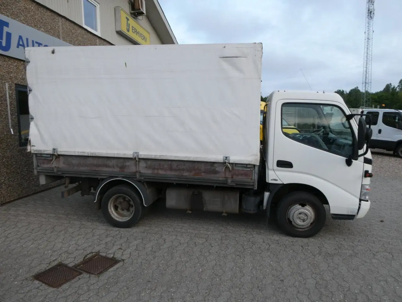 Billede 2 - Toyota Dyna 150 3,0 D-4D S.Kab m/trælad