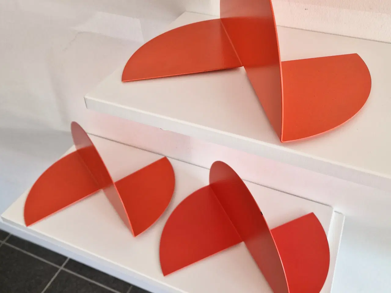 Billede 3 - 3 Stk. Pivot hylder i orange fra HAY