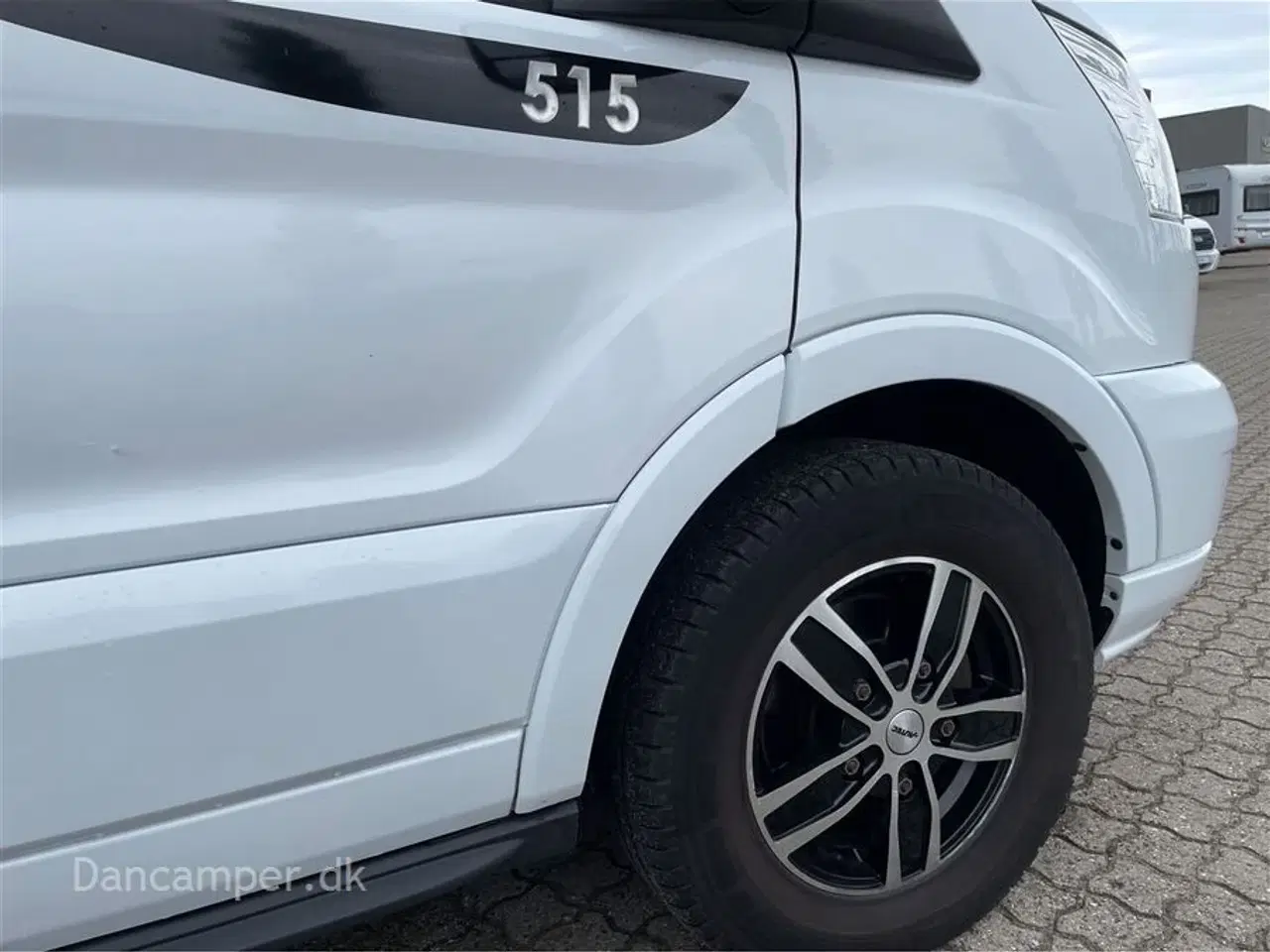 Billede 15 - 2019 - Chausson Flash 515   Anvisningsbil!  2019 model! En ejer! Under 6m. 170Hk Ford, model med fransk seng, markise og NX5-alarm. Nysynet.