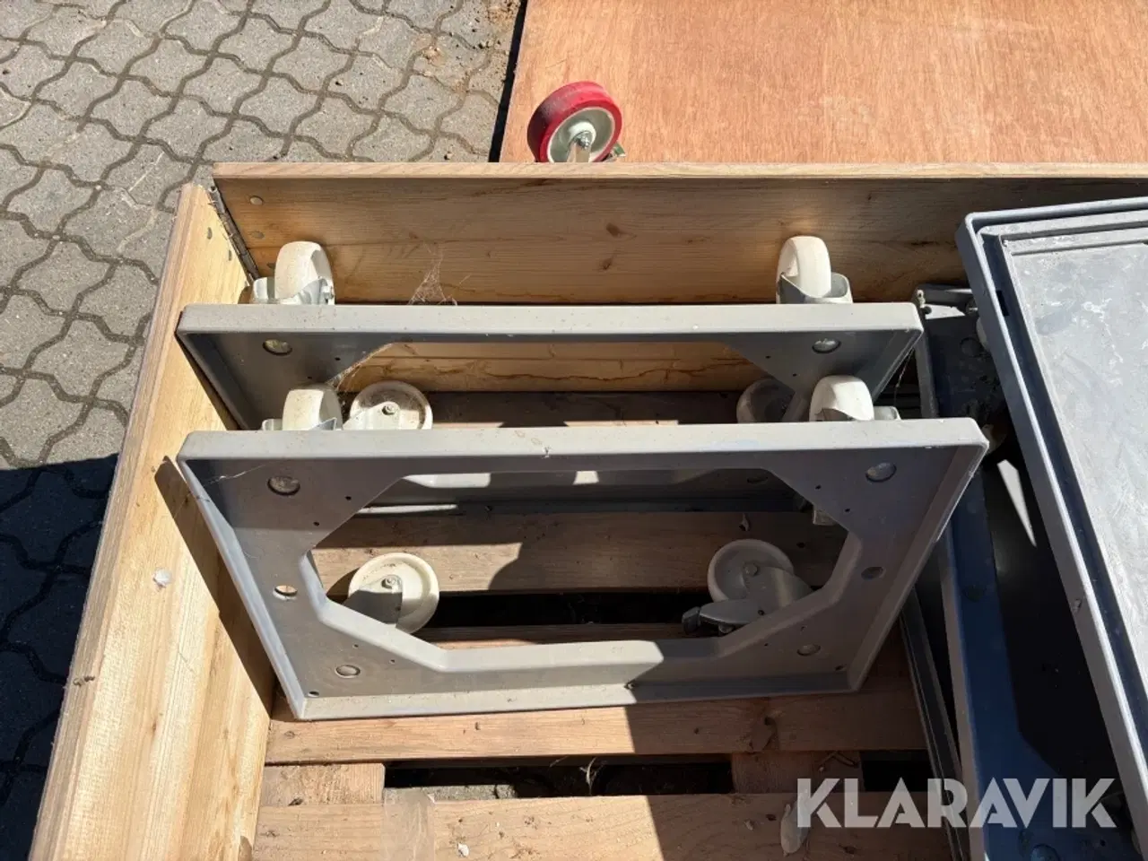 Billede 5 - Lot med møbelhunde og værkstedslamper Maximum - 2 paller