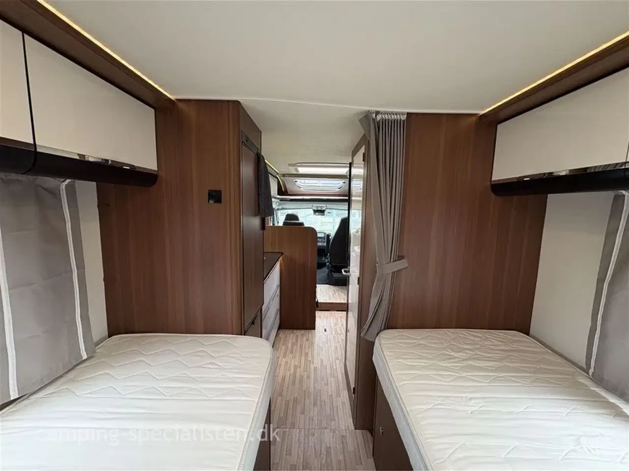 Billede 15 - 2017 - LMC Cruiser Premium   LMC Cruiser Premium T 681 G fra 2017 - rigtig fin autocamper - kan nu ses hos Camping-Specialisten.