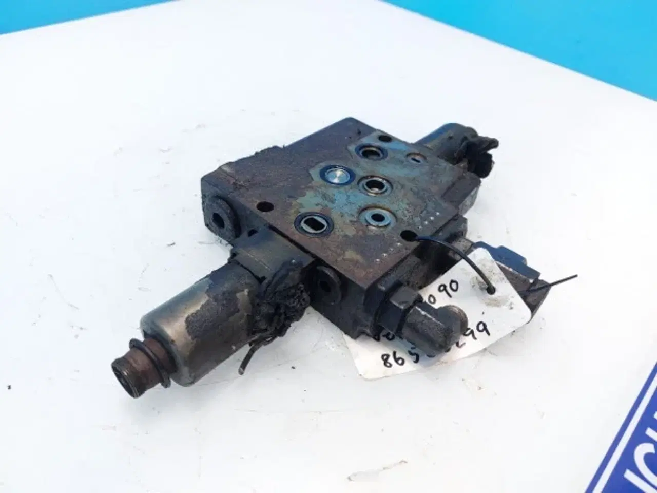 Billede 10 - New Holland CR9090 Ventil 86580299