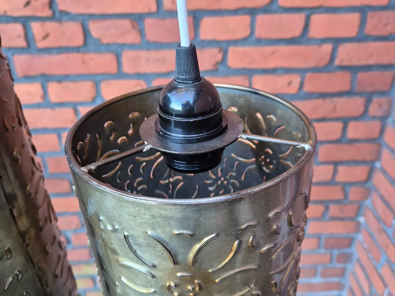 Billede 11 - Høje lamper med glade blomster-perforeringer 