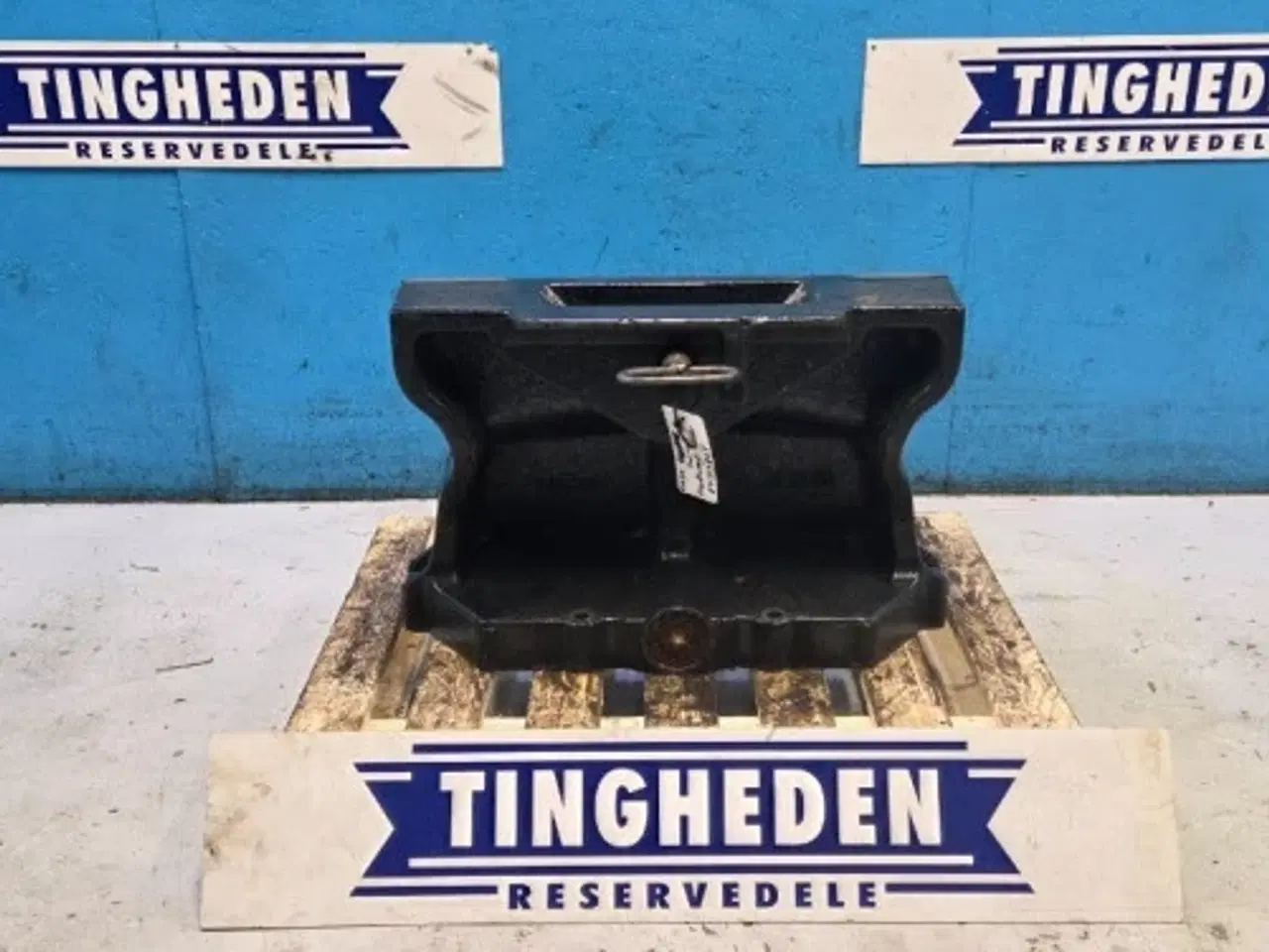 Billede 1 - Case Farmall 115C Frontvægt Holder 84313805