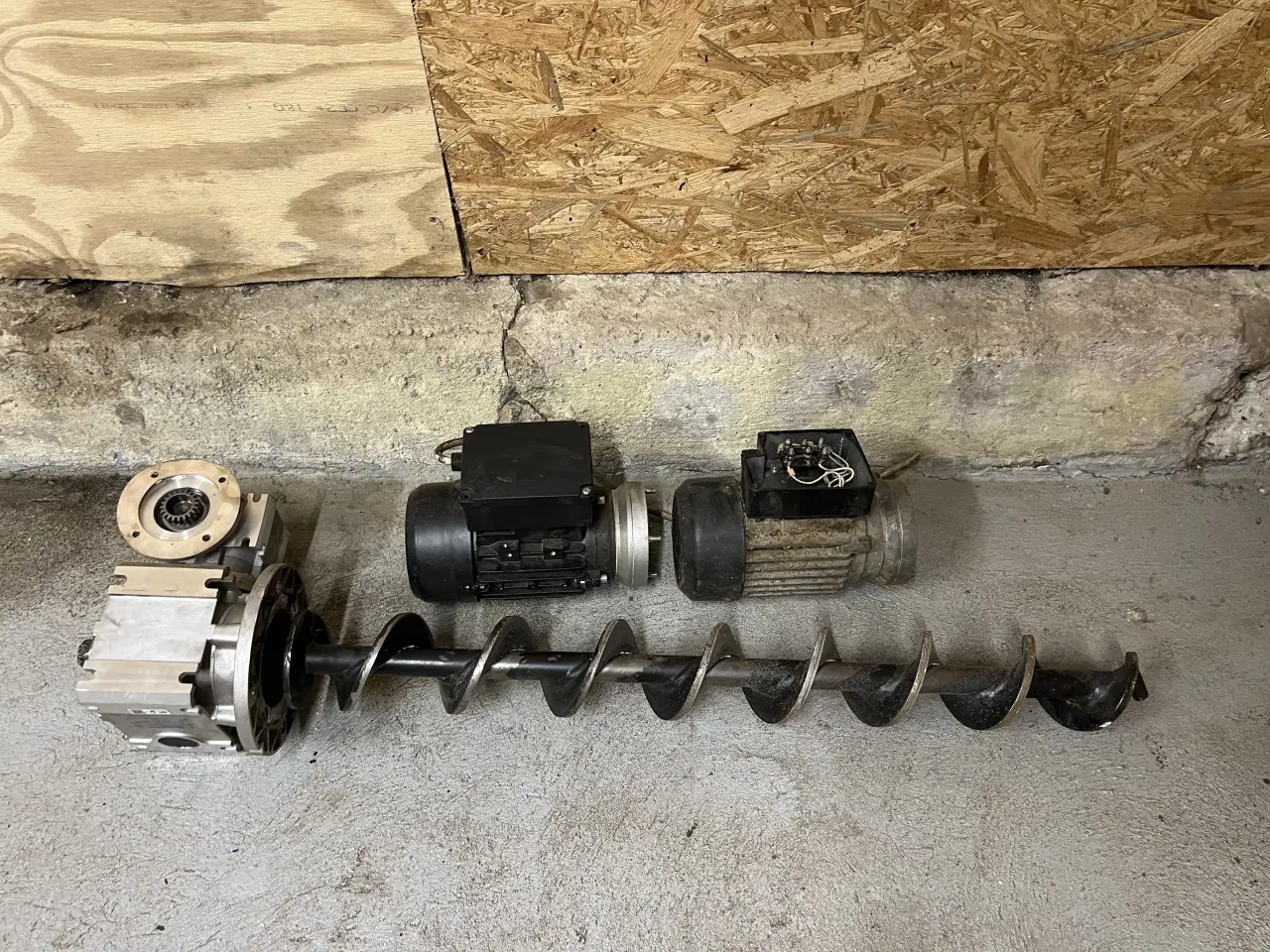 Billede 1 - Stokersnegl og motor Klimosz KL 25 kwnæsten ny 