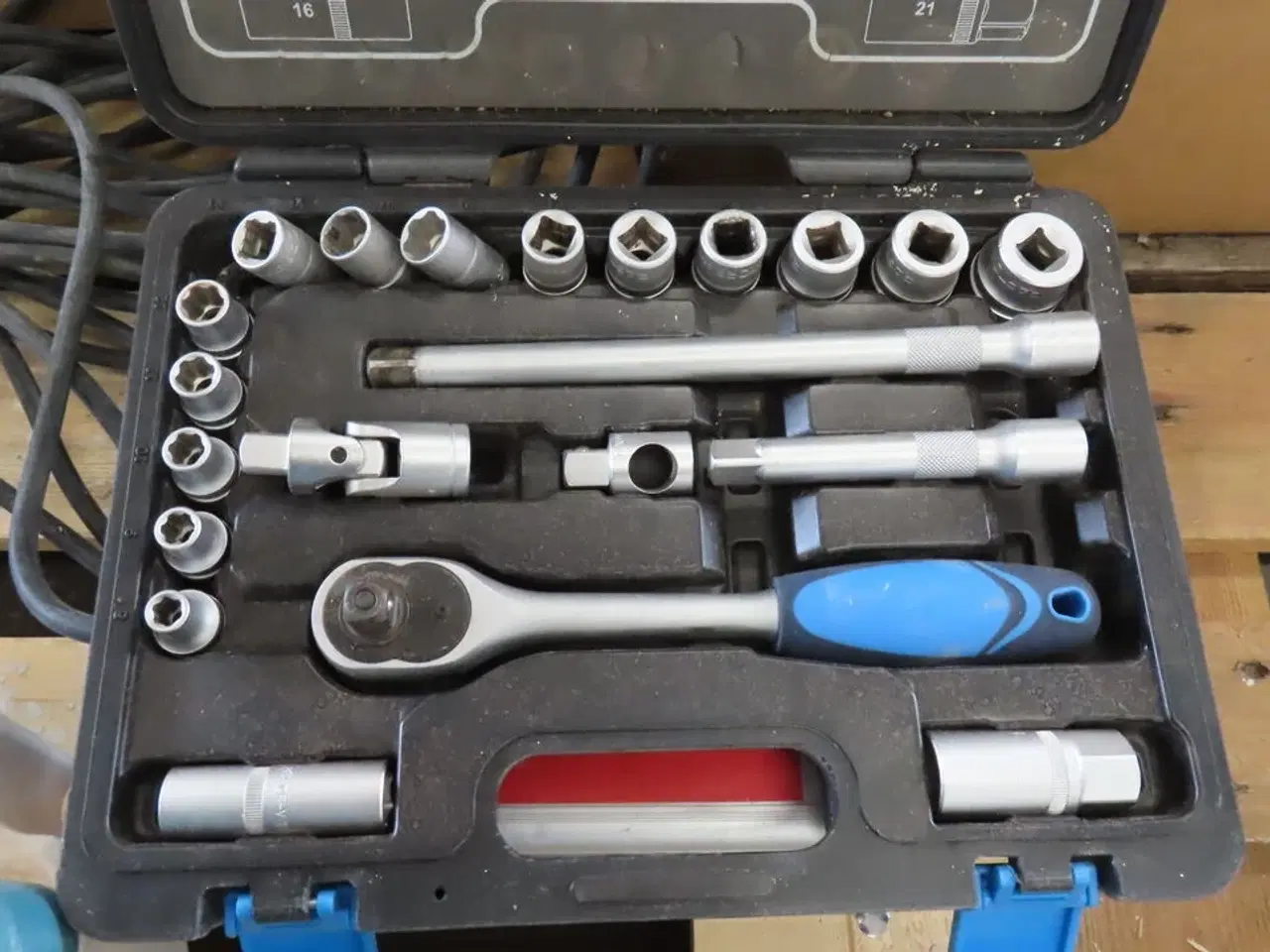 Billede 5 - Hulsavsæt, skraldenøglesæt & skruemaskine