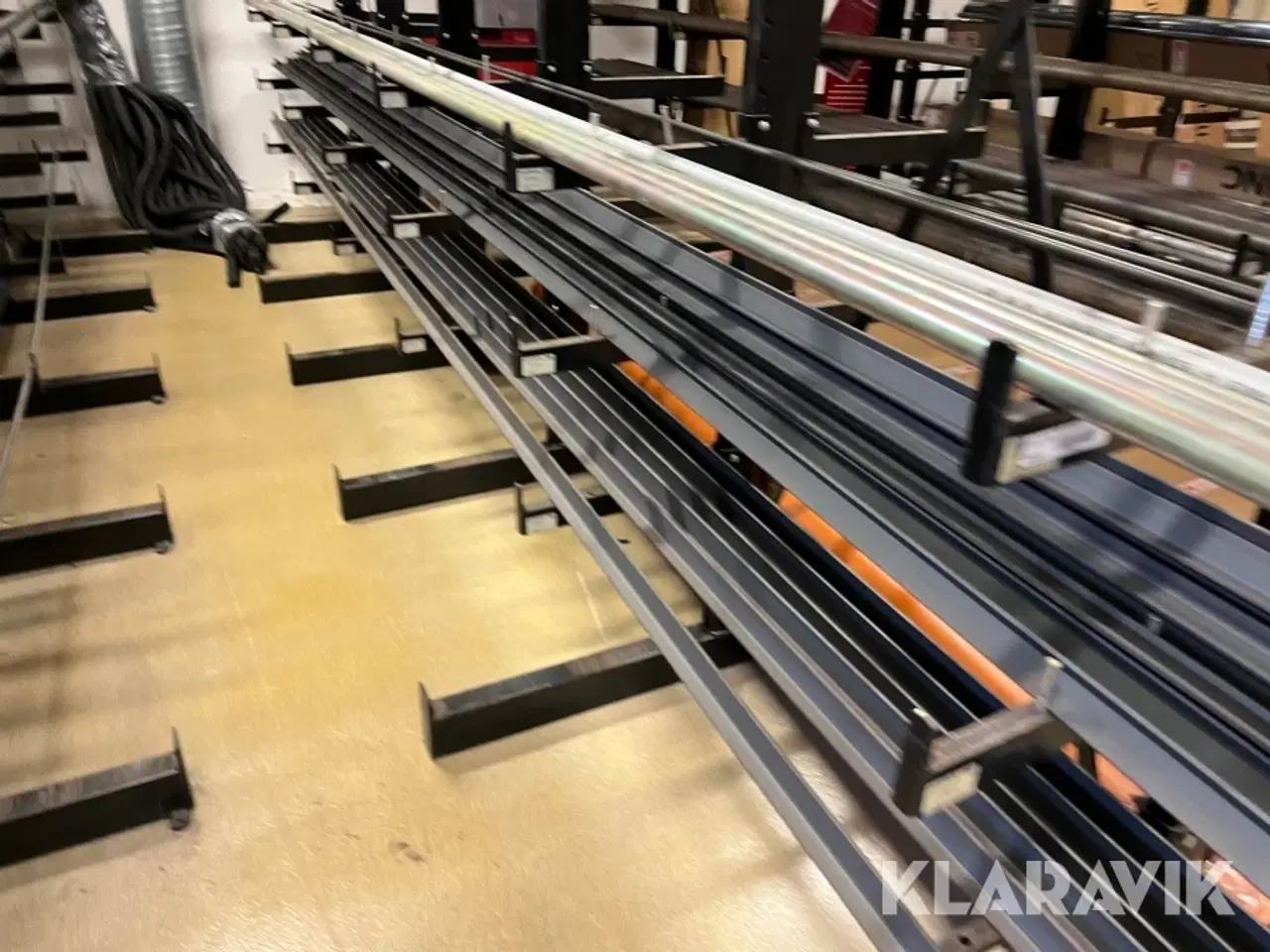 Billede 7 - Grenreol en række